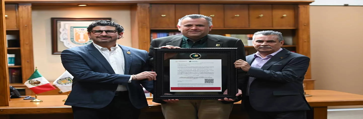SETU entrega constancia de legitimación al rector